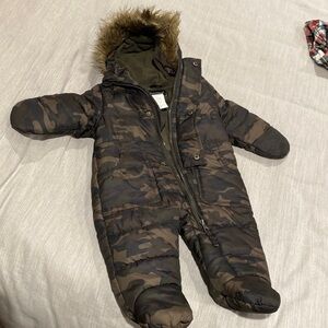 Black camo bunting suit